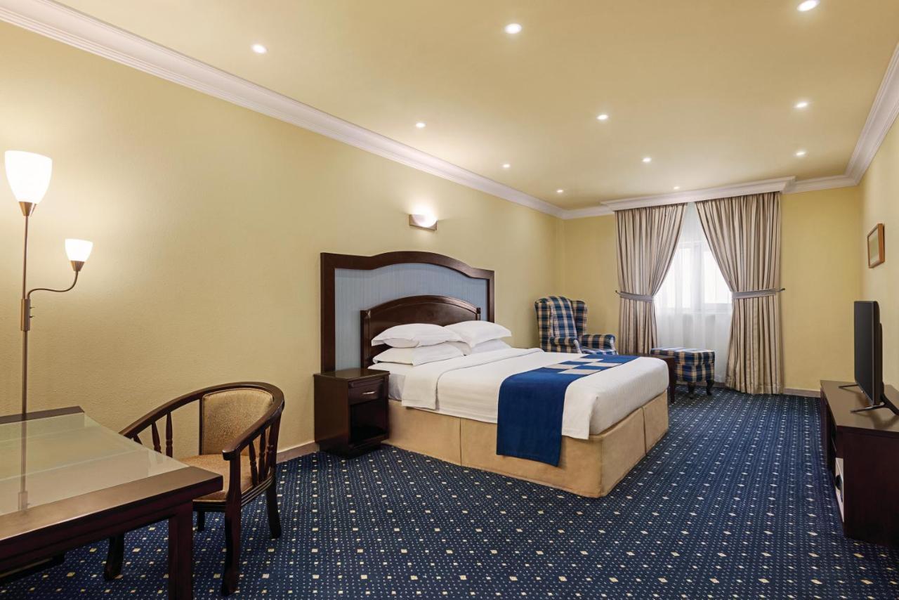 Howard Johnson Dammam Hotel Экстерьер фото