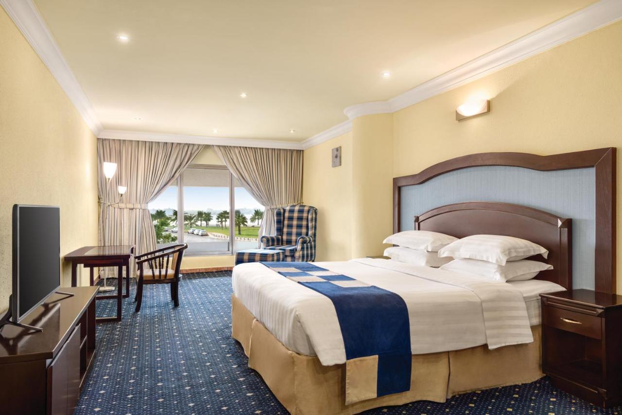 Howard Johnson Dammam Hotel Экстерьер фото