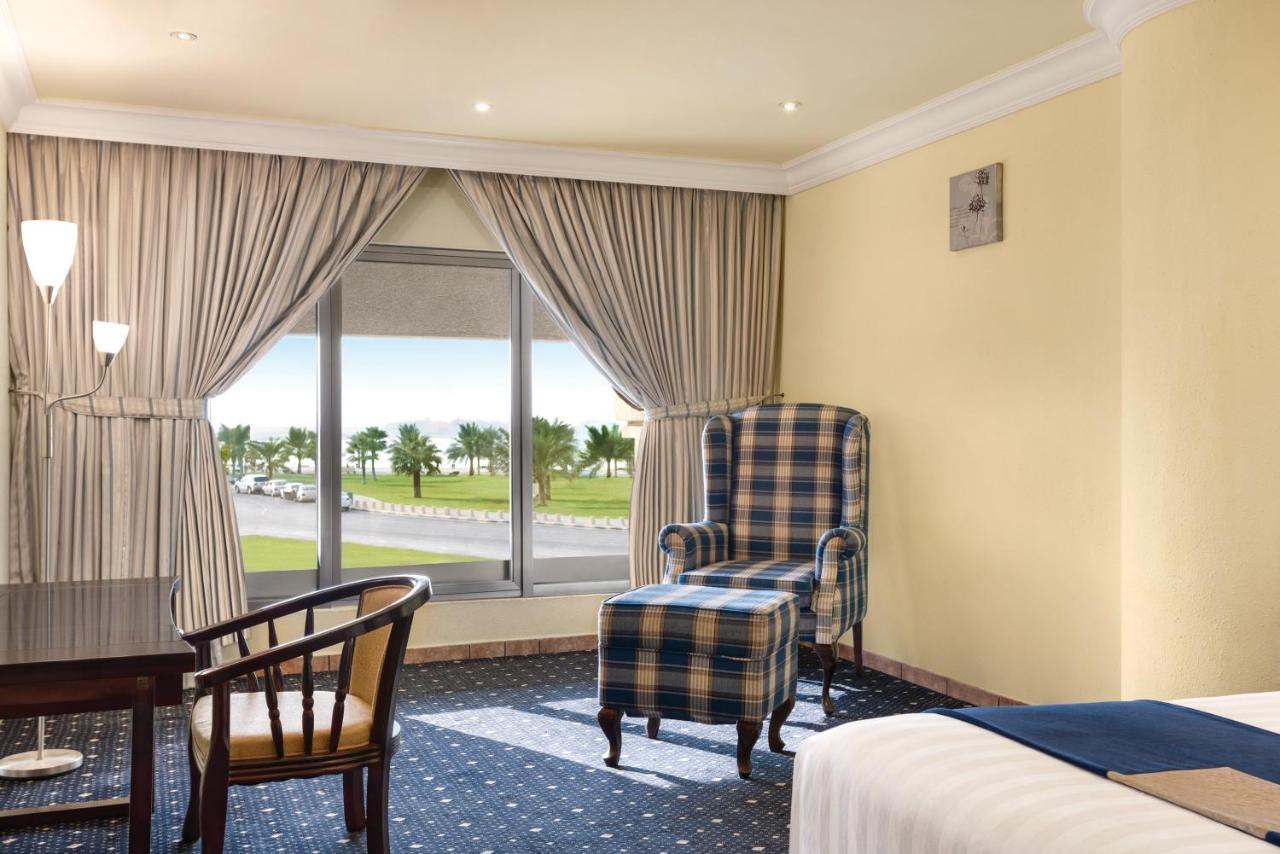 Howard Johnson Dammam Hotel Экстерьер фото