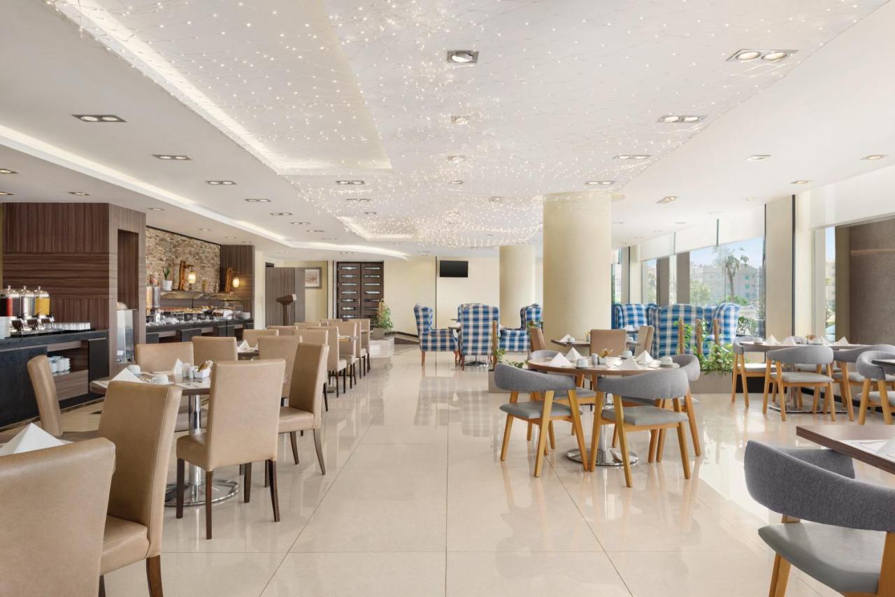 Howard Johnson Dammam Hotel Экстерьер фото