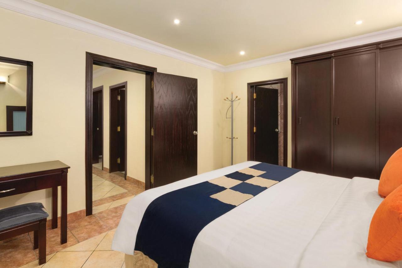 Howard Johnson Dammam Hotel Экстерьер фото
