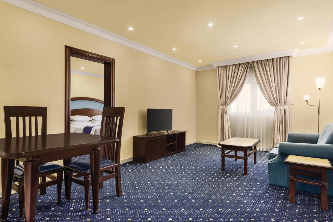 Howard Johnson Dammam Hotel Экстерьер фото