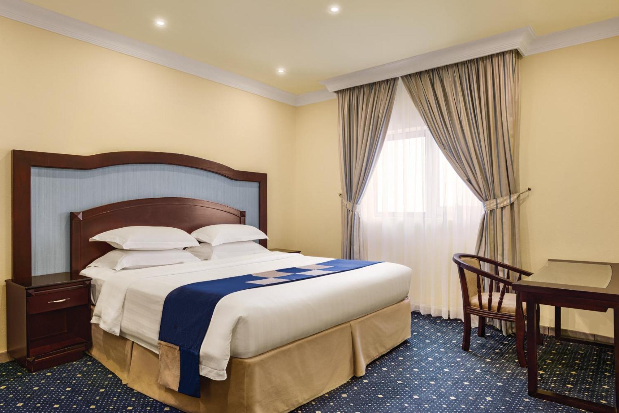 Howard Johnson Dammam Hotel Экстерьер фото