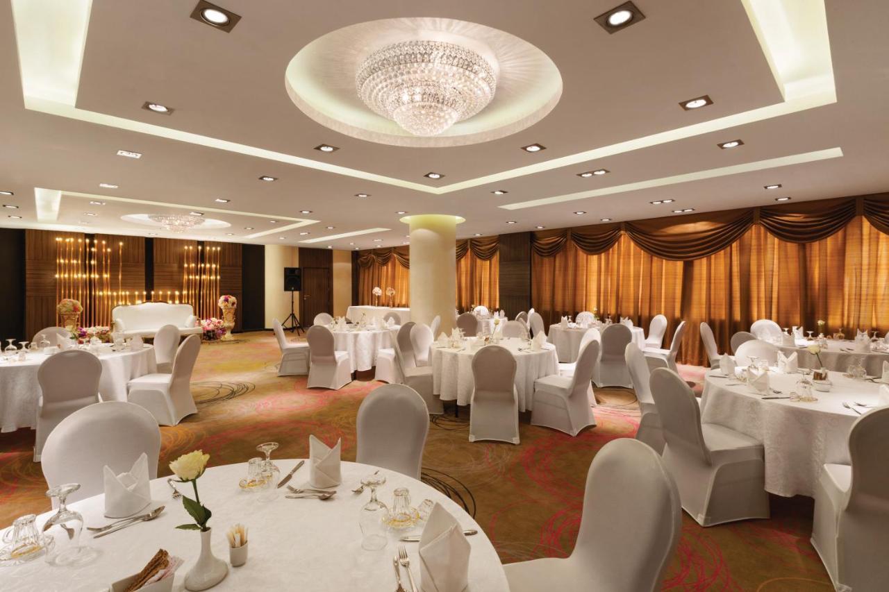Howard Johnson Dammam Hotel Экстерьер фото