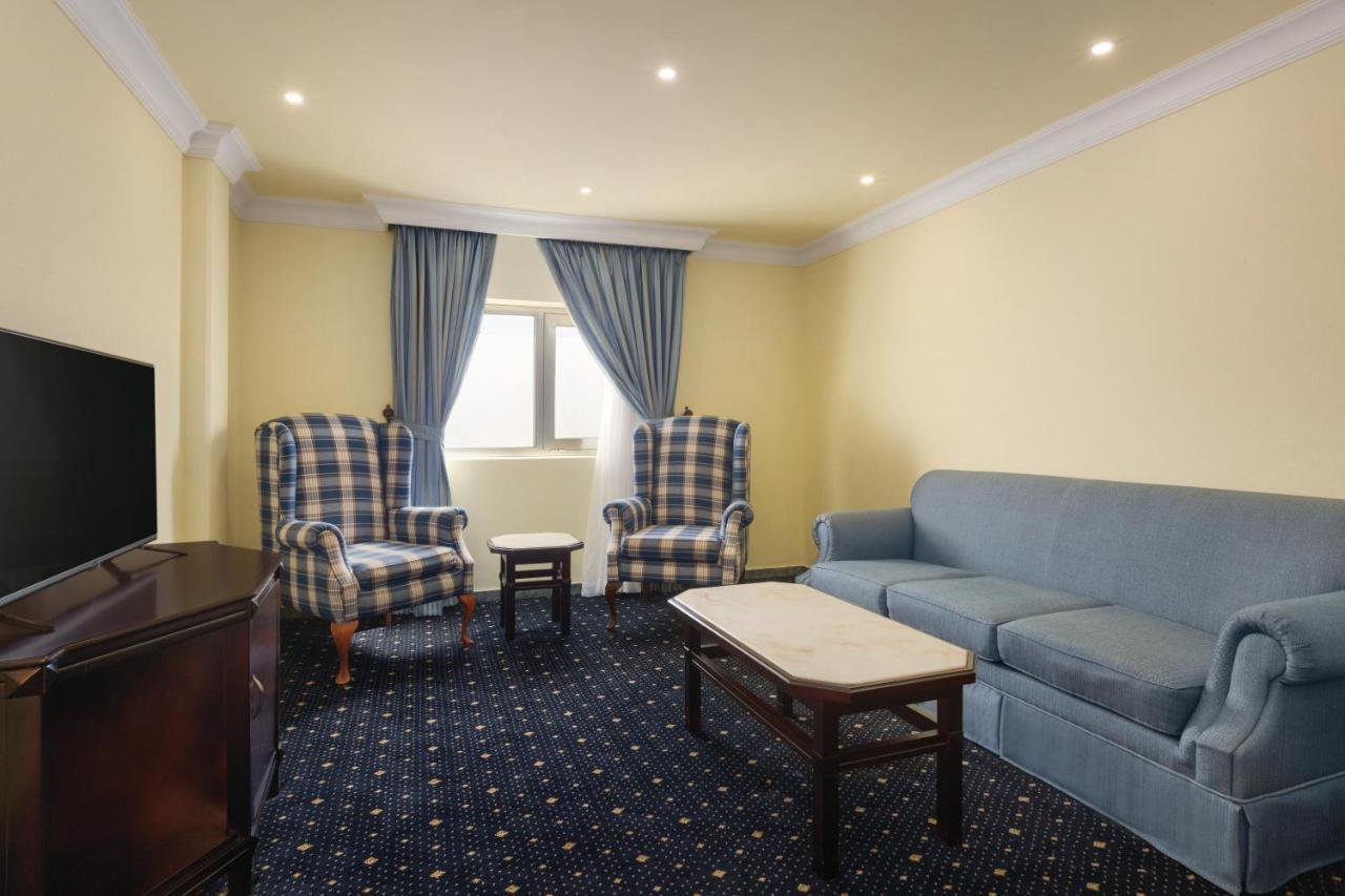 Howard Johnson Dammam Hotel Экстерьер фото