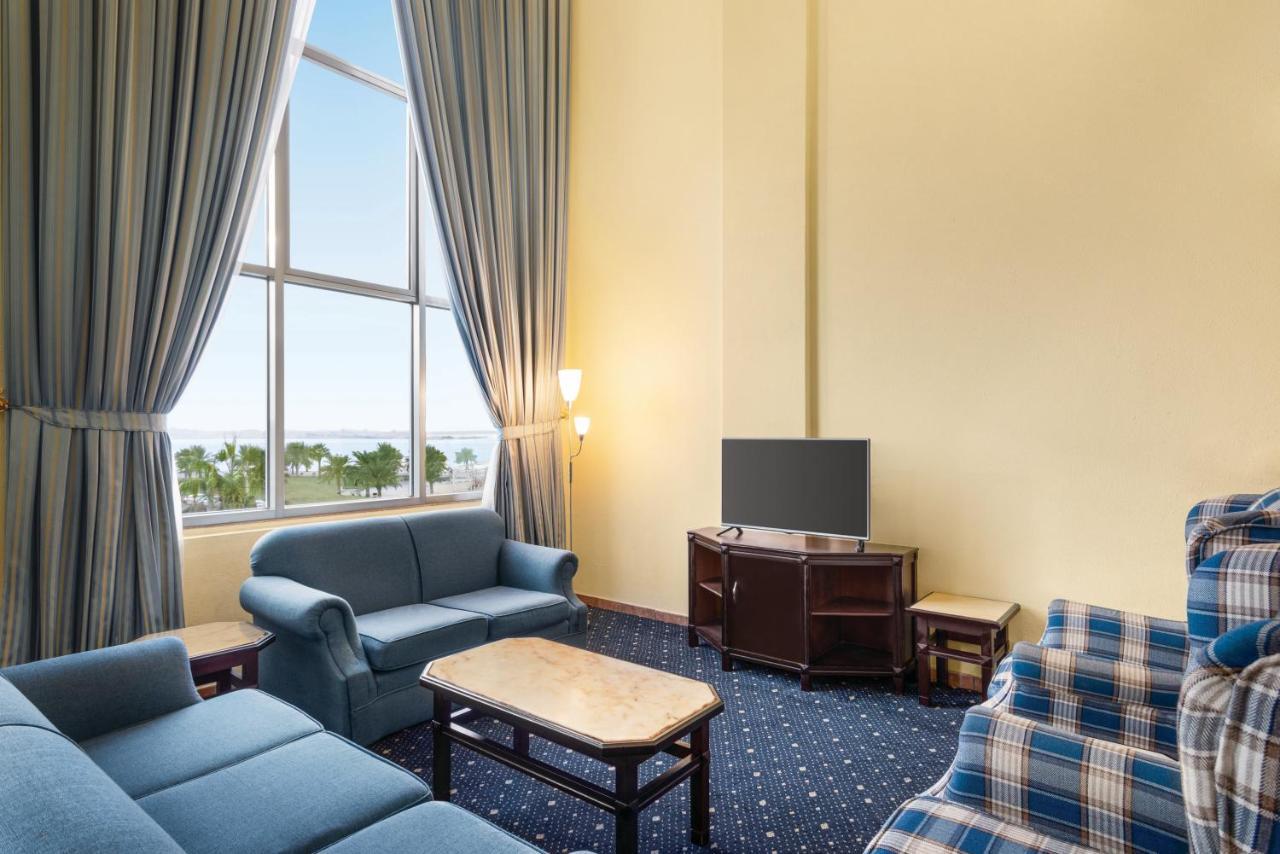 Howard Johnson Dammam Hotel Экстерьер фото