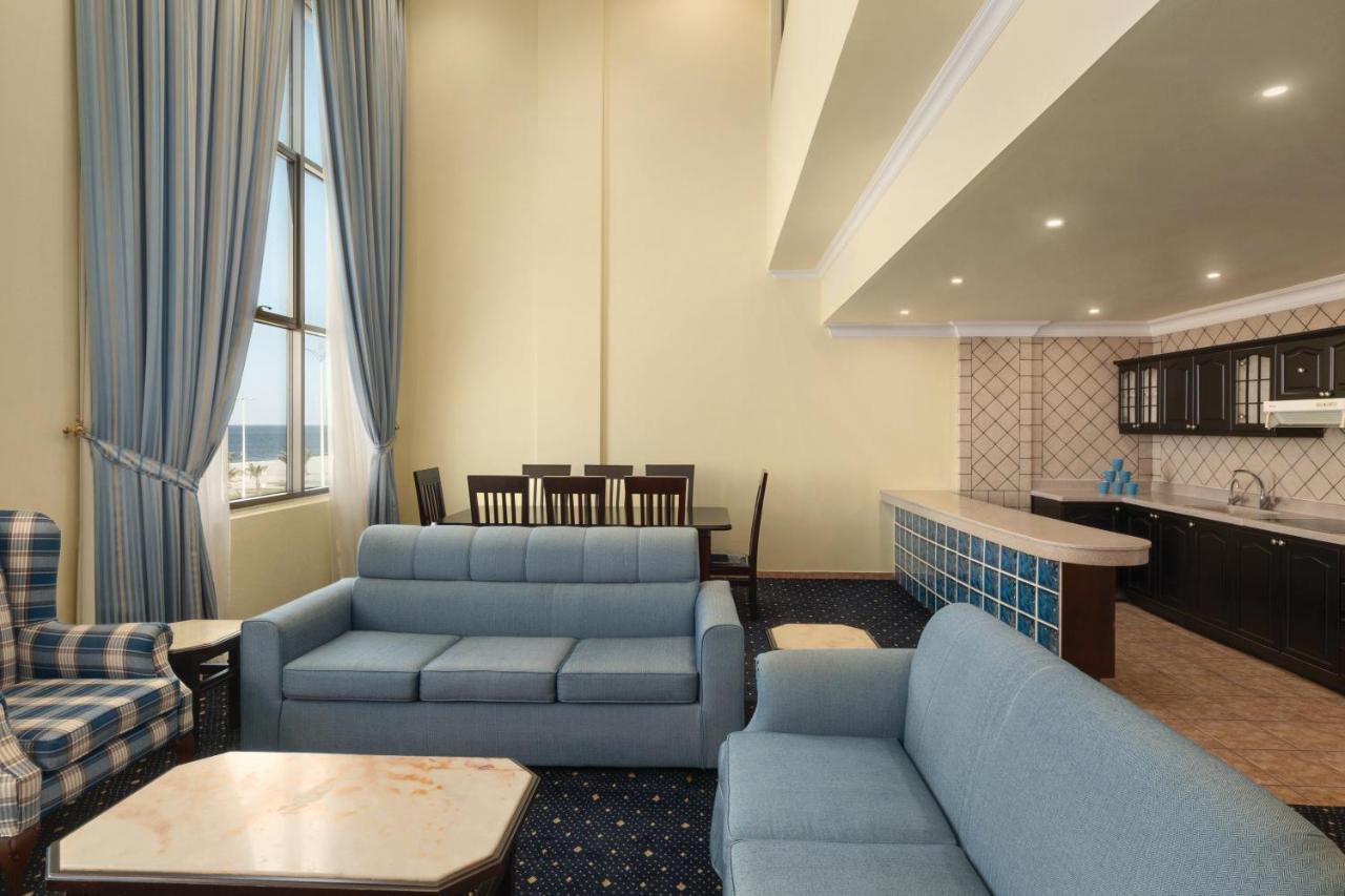 Howard Johnson Dammam Hotel Экстерьер фото