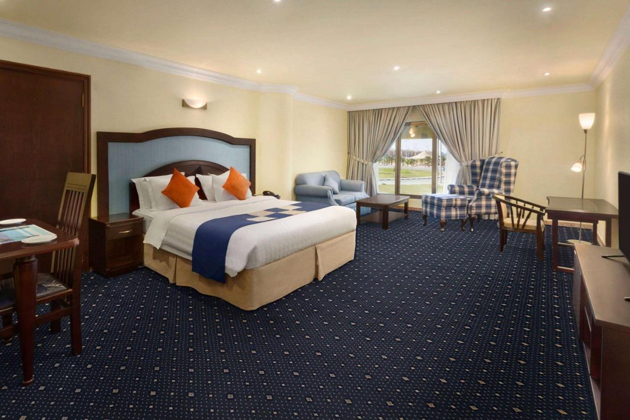 Howard Johnson Dammam Hotel Экстерьер фото