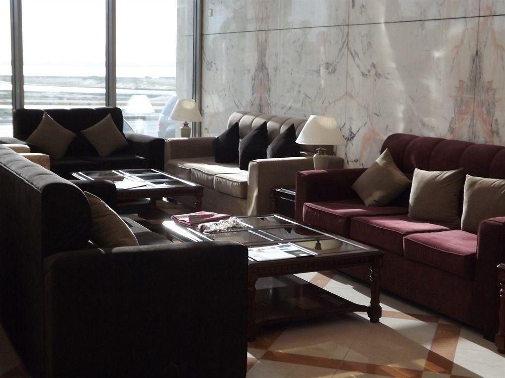 Howard Johnson Dammam Hotel Экстерьер фото