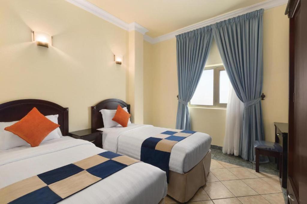 Howard Johnson Dammam Hotel Экстерьер фото